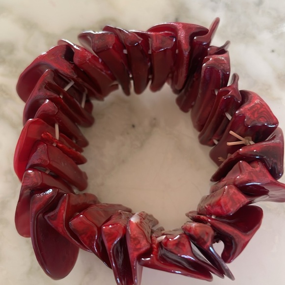 Red Shell Bracelet - Picture 3 of 4